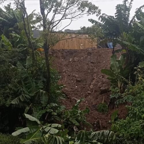 Deslizamentos na RS-030 após chuvas intensas preocupam moradores do bairro Laranjeiras, em Osório 2 508720690 9748187848612855 6635072917156508925 n