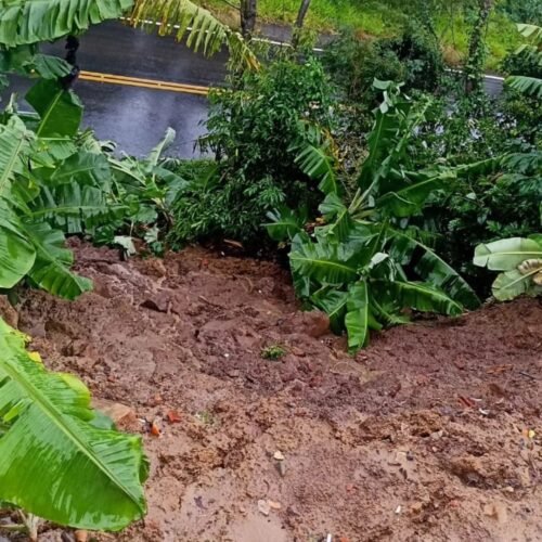 Deslizamentos na RS-030 após chuvas intensas preocupam moradores do bairro Laranjeiras, em Osório 1 509423139 9748187855279521 2481987418261633853 n