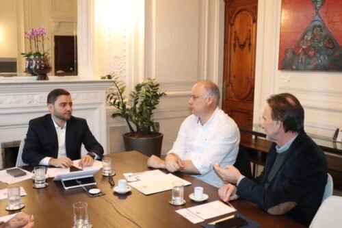 Deputado Luciano Silveira trata sobre a situação do posto médico-legal e recursos para duplicação da ERS-030 com o vice-governador