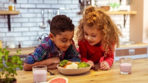 Junho Laranja: Como o prato colorido pode prevenir a anemia infantil