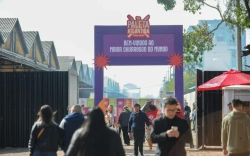 Maior assado do mundo na capital do churrasco: Paleta Atlântida reúne mais de 15 mil pessoas no Cais Mauá 1 DSC 1167