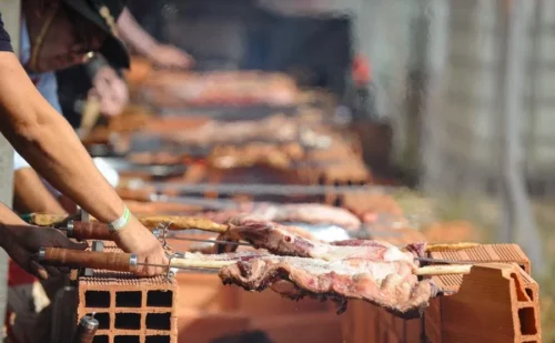 Maior assado do mundo na capital do churrasco: Paleta Atlântida reúne mais de 15 mil pessoas no Cais Mauá 2 DSC 1218