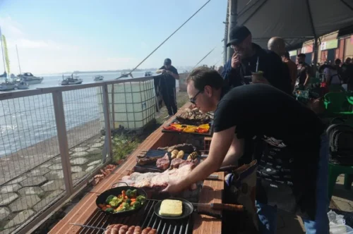 Maior assado do mundo na capital do churrasco: Paleta Atlântida reúne mais de 15 mil pessoas no Cais Mauá 3 DSC 1251