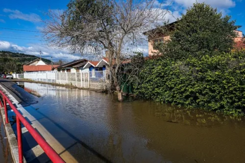 Vento Sul mantém Guaíba represado e clima de melancolia no Extremo Sul de Porto Alegre 8 IMG 7588