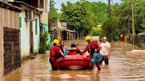CHUVA ATINGE QUASE 150 MM NO NORTE GAÚCHO E RIOS VOLTAM A TRANSBORDAR