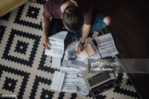 35 milhões de brasileiros têm dívidas em bancos, aponta relatório da Serasa