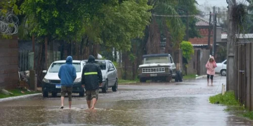 Chuva se intensifica no RS e Domingo terá frio e ventos fortes; veja a previsão