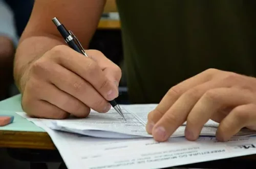Prazo para pagar a taxa de inscrição do Enem 2025 termina nesta Sexta-feira