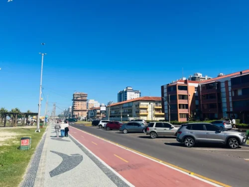 Capão da Canoa proíbe circulação de veículos em parte da av. Beira Mar aos Domingos
