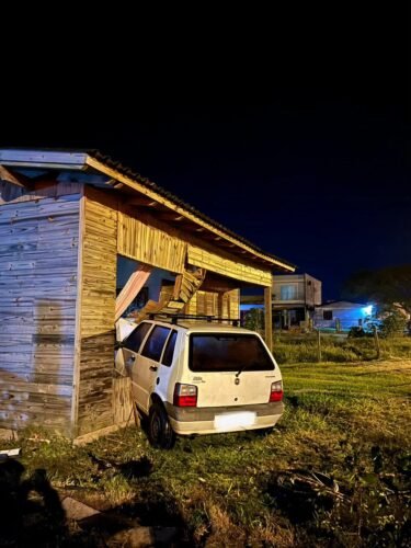 Mulher morre em grave acidente de trânsito no bairro Caiu do Céu, em Osório