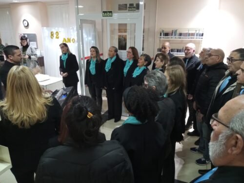 PARABÉNS COM BOLO E APRESENTAÇÃO DO CORAL MUNICIPAL MARCARAM O ENCERRAMENTO DO ANIVERSÁRIO DE 82 ANOS DA BIBLIOTECA PÚBLICA FERNANDES BASTOS 3 516656934 1158838699618029 9086810818579153007 n