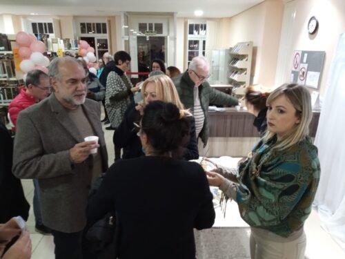 PARABÉNS COM BOLO E APRESENTAÇÃO DO CORAL MUNICIPAL MARCARAM O ENCERRAMENTO DO ANIVERSÁRIO DE 82 ANOS DA BIBLIOTECA PÚBLICA FERNANDES BASTOS 10 516941067 1158838372951395 1699101291914623517 n