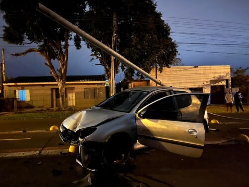 Acidente na Avenida Brasil, em Osório, deixa poste destruído e mobiliza equipes de emergência 1 517361773 9906300056134966 4267412819604006869 n