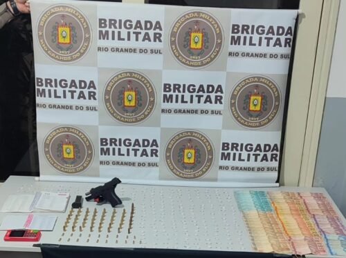 Casal é preso com drogas, arma de uso restrito e munições em Osório