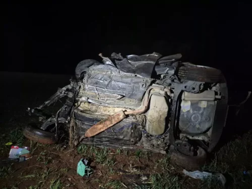 Criancas sao arremessadas de carro de Blumenau em acidente com cinco mortes no Parana 8 1024x768 1