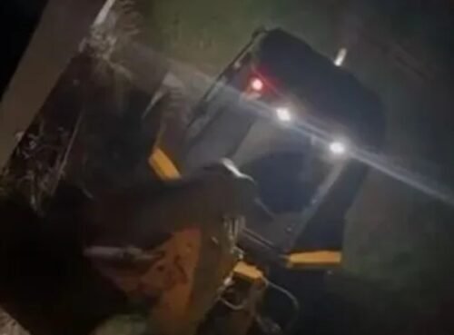 Homem furta retroescavadeira e tenta invadir agência bancária