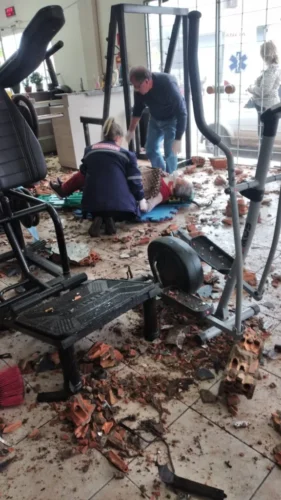 Carro invade academia e deixa cinco feridos em Rondinha, Arroio do Sal