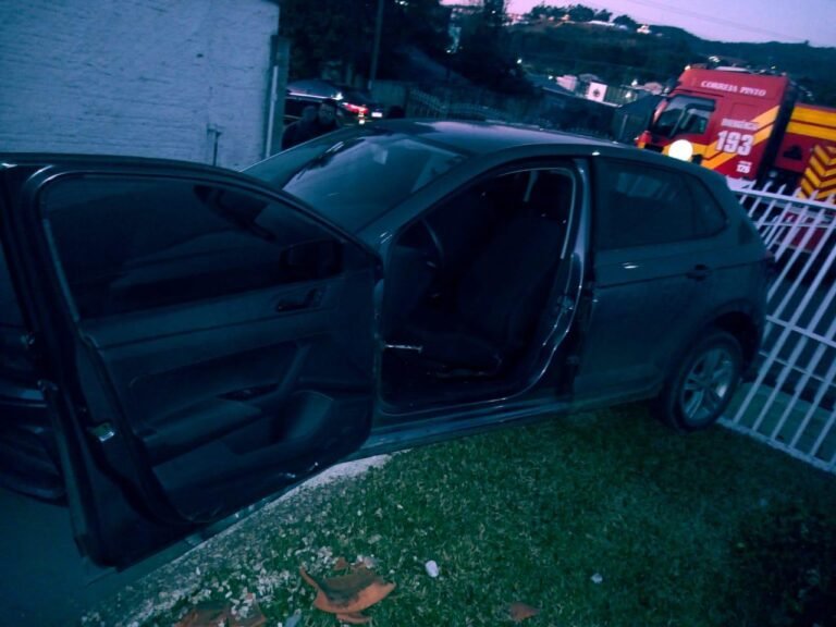 Motorista morre após ser atropelado pelo próprio carro em SC 3 carro4.jpg