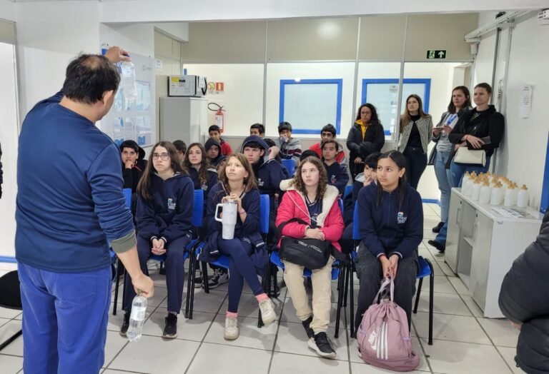 Estudantes da Escola Professora Clelia da Cunha de Morais conhecem a Estação de Tratamento de Água da Corsan em Imbé 8 e627d4fa 4732 47ce b3c8 42d801f4854c