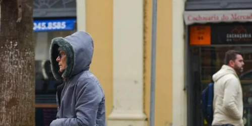 Frente fria trará chuva e nova queda de temperatura no RS