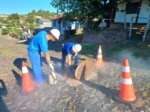 Corsan fiscaliza e orienta a população sobre os danos causados por ligações irregulares à rede de esgoto