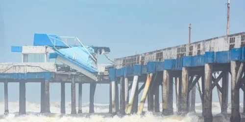 Ciclone derruba trecho da plataforma de Atlântida, em Xangri-Lá