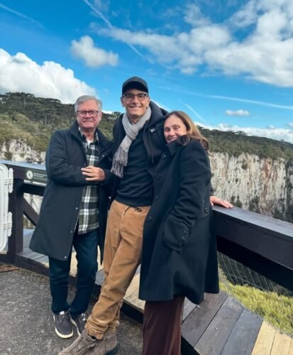 Antes de ser Homenageado no Festival de Gramado, Rodrigo Santoro faz Turismo em Cambará do Sul