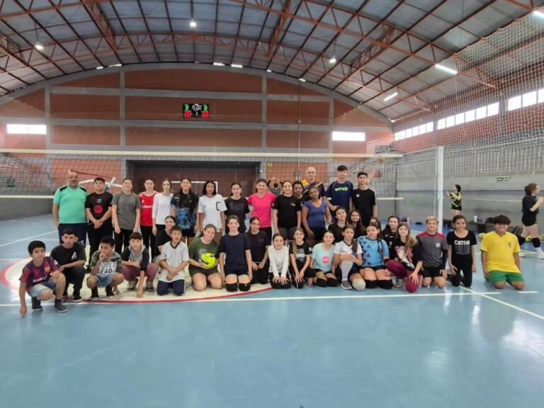 Ex-vereador Gilmar Luz inspira jovens com projeto de vôlei que já é referência no Estado 9 527708960 10092260984205538 2770588515742669358 n