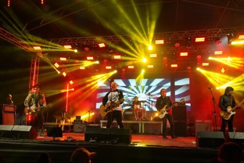 O Rock entrou madrugada a dentro, neste Sábado (9), na 38ª FENACAN em SAP