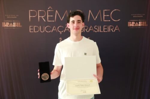 ESTUDANTE FORMADO NO IFRS CAMPUS OSÓRIO RECEBE PRÊMIO MEC DA EDUCAÇÃO BRASILEIRA