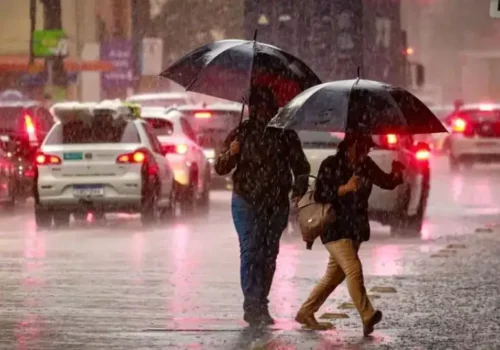 Defesa Civil confirma 17 cidades atingidas por chuvas e ventos no RS