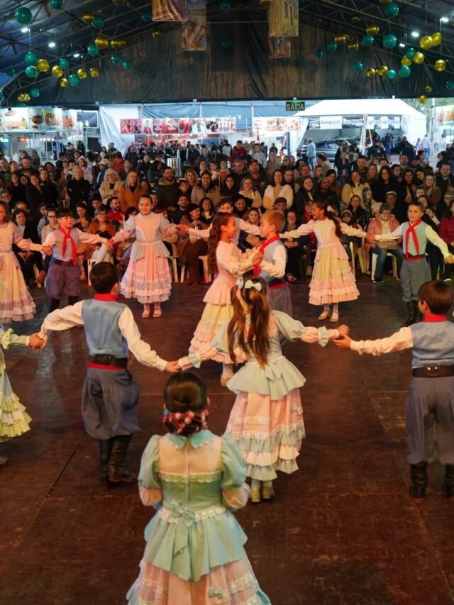 CTG Patrulha do Rio Grande demonstrou toda a Beleza da Dança Gaúcha  Vem pra 38ª FENACAN!