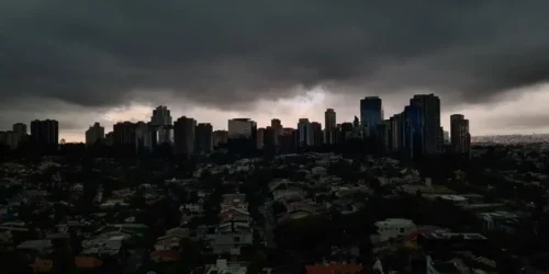 Frente fria derruba temperaturas e traz risco de novos temporais ao RS neste Sábado