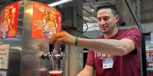 Chopp do morango e do amor, iogurte de rosas e salame com pinhão no Pavilhão da Agricultura Familiar da Expointer