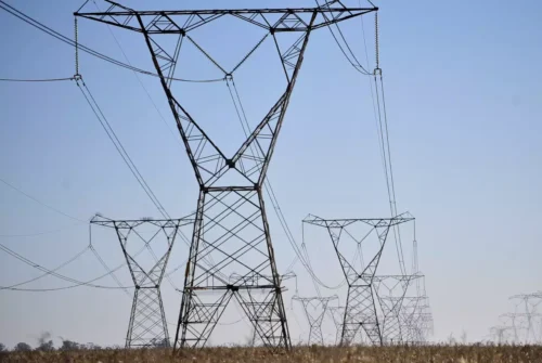 Conta de luz mais cara? Entenda como a mudança do clima afeta o seu bolso