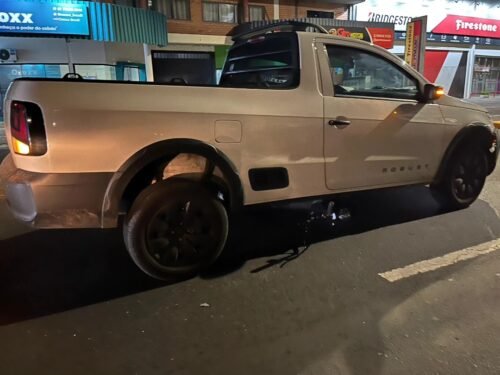 Acidente entre carro e moto elétrica deixa jovem ferida no Centro de Osório