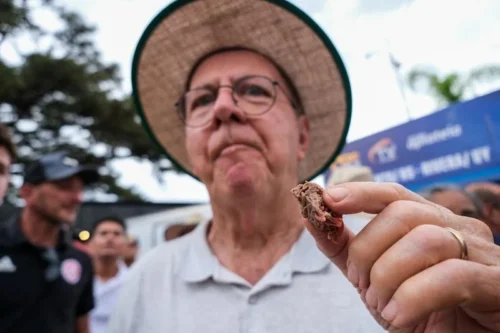 7DDC582F FC8F 41C8 8939 8427C47011D2 15773 0000017C416935ED