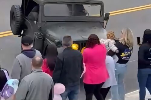 Jipe atropela pessoas em Desfile de 7 de Setembro, em Brusque, Santa Catarina