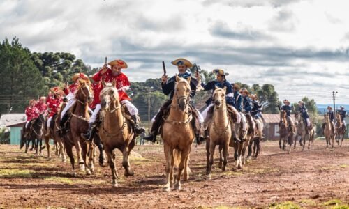 São Francisco de Paula retoma Tradição das Cavalhadas em Cazuza Ferreira