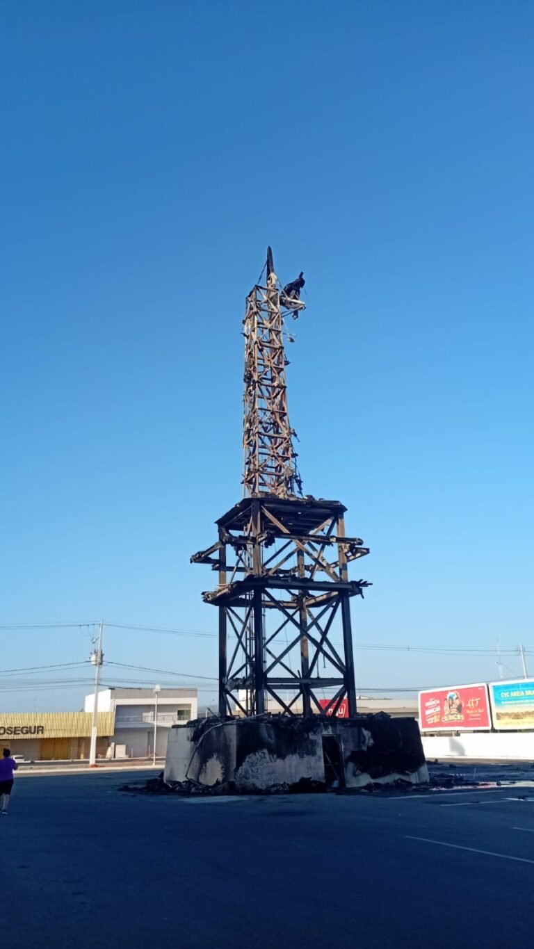 Estátua da Liberdade da Havan em Petrolina é destruída por incêndio criminoso provocado por dois suspeitos 8 c2c2b461 b9d7 4e03 b8fe ce0c1014a55a