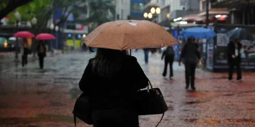 Frente fria traz chuva ao RS neste Domingo