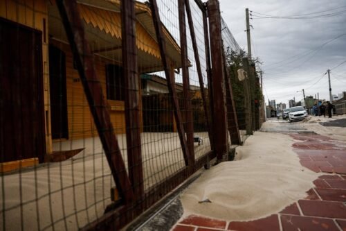Acordo já com a vassoura na mão, relata morador de bairro afetado por avanço de dunas em Tramandaí 3 5512184 08de1f0374cf9cd 1