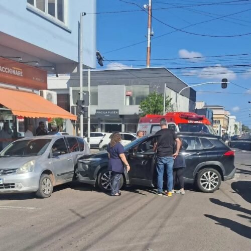 Dois acidentes simultâneos são registrados no centro de Osório na manhã desta quinta-feira