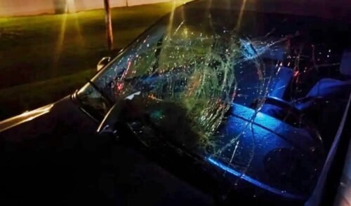 Homem de 63 anos fica gravemente ferido após atropelamento na Estrada do Mar