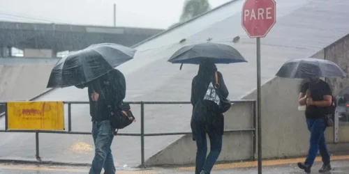 Frente fria leva chuva a todas as regiões do RS nesta Segunda-feira