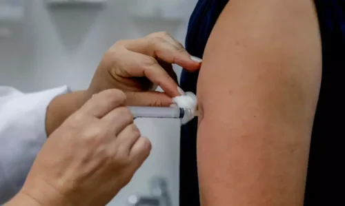 HPV: Vacina conseguiu reduzir em até 58% os casos de câncer do colo do útero no Brasil, diz estudo da Fiocruz