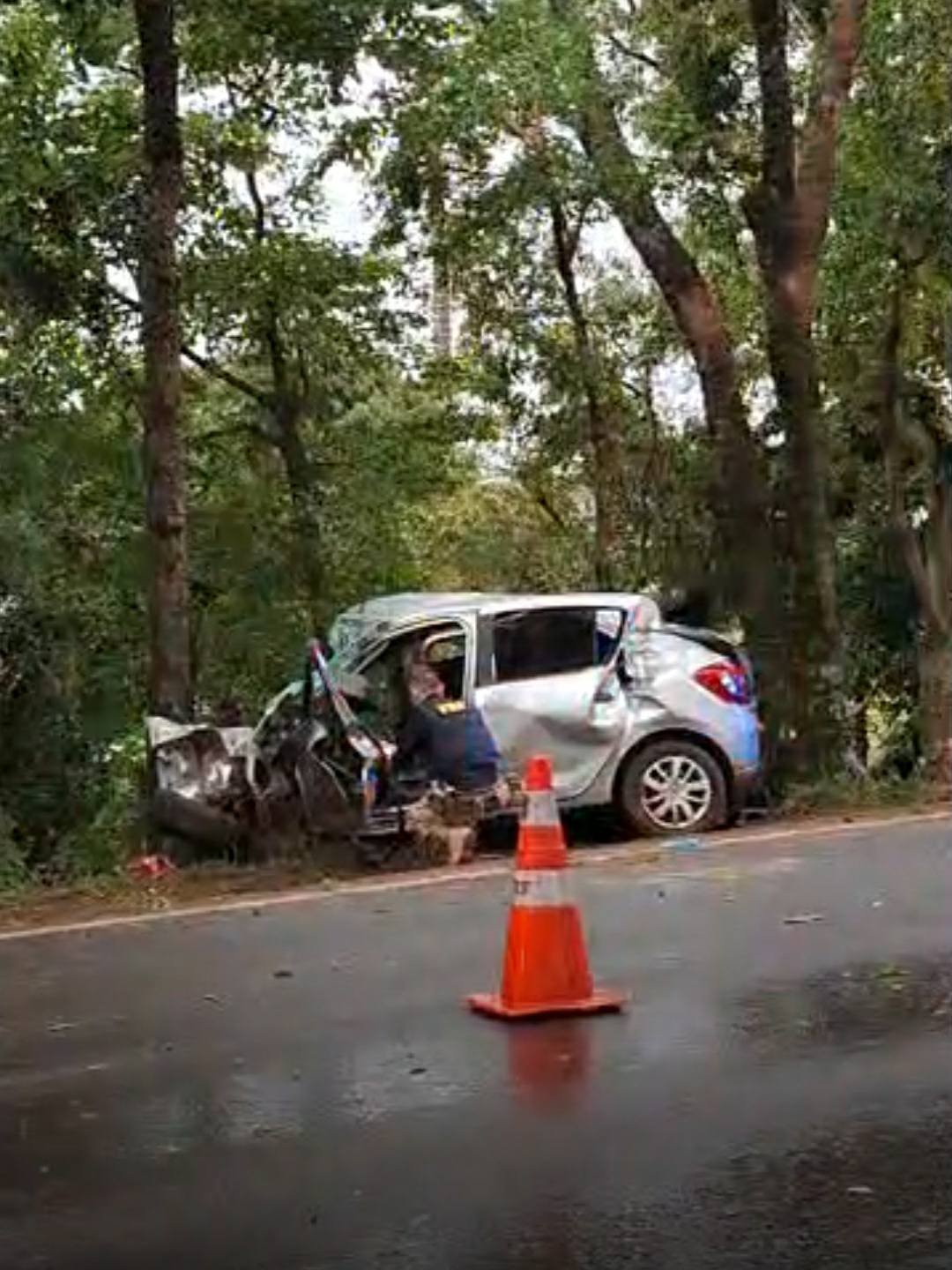 Três pessoas ficam gravemente feridas após violento acidente em Bozano 4 574345809 1309658287838511 4120308307722777678 n