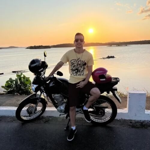 Noivo sofre acidente de moto e morre no dia do casamento, na Paraíba