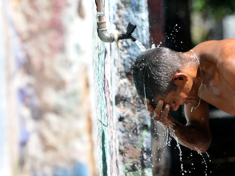 Quinta-feira será de calor escaldante com temperatura acima de 30ºC no RS 2 AGUADERUACALOREMPOA230213C