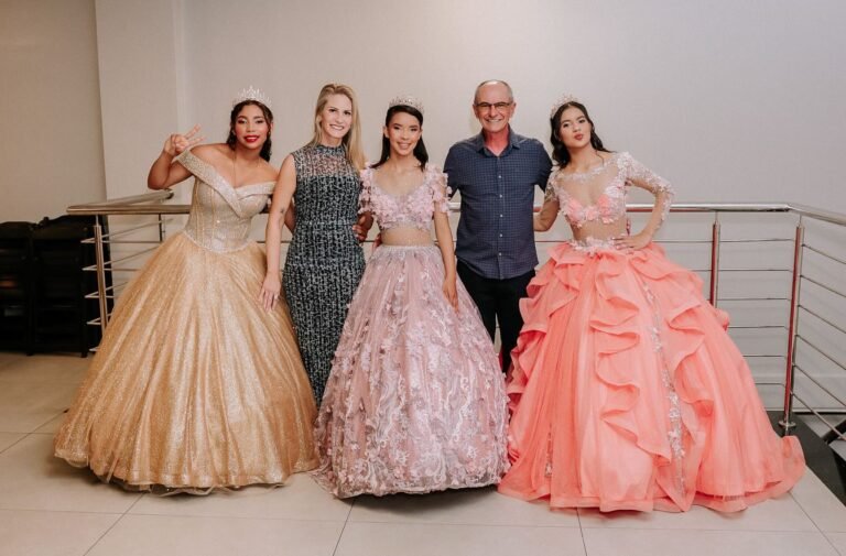 DEBUTANTES